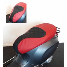 buddydek Regia (made in EU) Vespa exclusief diamant rood/zwart primavera, sprint=op=op buddydek Regia (made in EU) Vespa exclusief diamant rood/zwart primavera, sprint=op=op