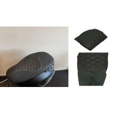 buddydek Regia (made in EU) Vespa RS carbon/rood (stiksels) past op primavera, sprint buddydek Regia (made in EU) Vespa RS carbon/rood (stiksels) past op primavera, sprint