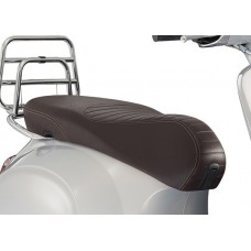 buddyseat Piaggio origineel compleet bruin past op primavera touring 1b002192 buddyseat Piaggio origineel compleet bruin past op primavera touring 1b002192