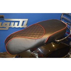 buddydek Regia (made in EU) Vespa Chesterfield zwart met rode bies past op primavera, sprint buddydek Regia (made in EU) Vespa Chesterfield zwart met rode bies past op primavera, sprint