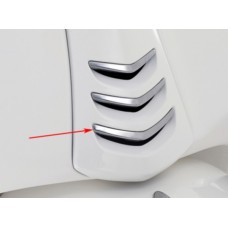 sierstrip Piaggio origineel voorscherm midden euro-2/4 onder chroom mat past op primavera, sprint 1b000274 sierstrip Piaggio origineel voorscherm midden euro-2/4 onder chroom mat past op primavera, sprint 1b000274