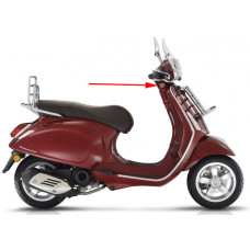 stuurkap Piaggio origineel onder rood metallic 880/a primavera touring 67364700yr5=op=op stuurkap Piaggio origineel onder rood metallic 880/a primavera touring 67364700yr5=op=op