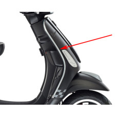 sierstrip Piaggio origineel beenschild rechts chroom lxv, vespa lx, vespa S 622188 sierstrip Piaggio origineel beenschild rechts chroom lxv, vespa lx, vespa S 622188